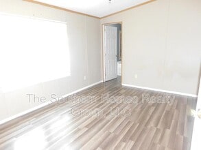 180 Texas Ave in Etowah, TN - Building Photo - Building Photo
