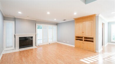 10055 Melinda Way in Los Angeles, CA - Building Photo - Building Photo