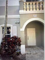 4932 SW 140th Ter in Miramar, FL - Building Photo