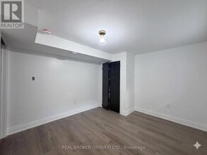 184 Ottawa St S in Hamilton, ON - Building Photo - Building Photo