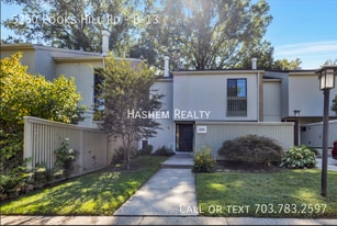 5250 Pooks Hill Rd in Bethesda, MD - Building Photo