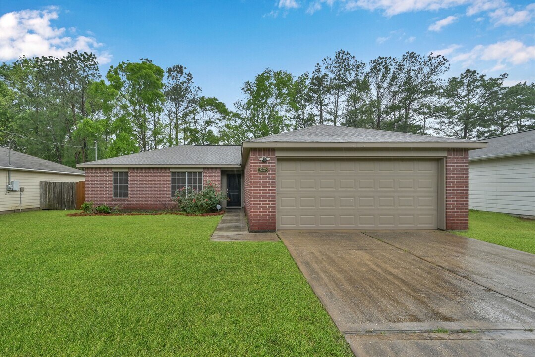 16376 Sun View Ln in Conroe, TX - Building Photo