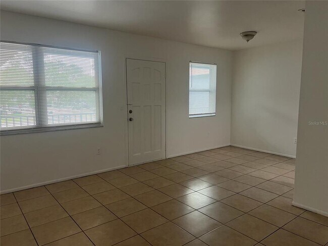 8935 Dr M.L.K. Jr St N in St. Petersburg, FL - Building Photo - Building Photo