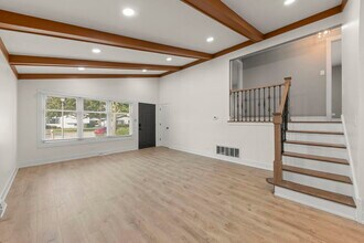 566 Babcock Ave in Elmhurst, IL - Building Photo - Building Photo