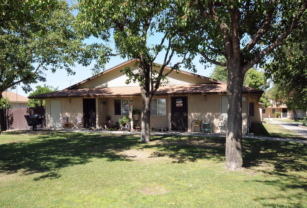 Villa Rosa in Wasco, CA - Foto de edificio