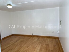277 Van Buren St-Unit -Apt B in Monterey, CA - Building Photo - Building Photo