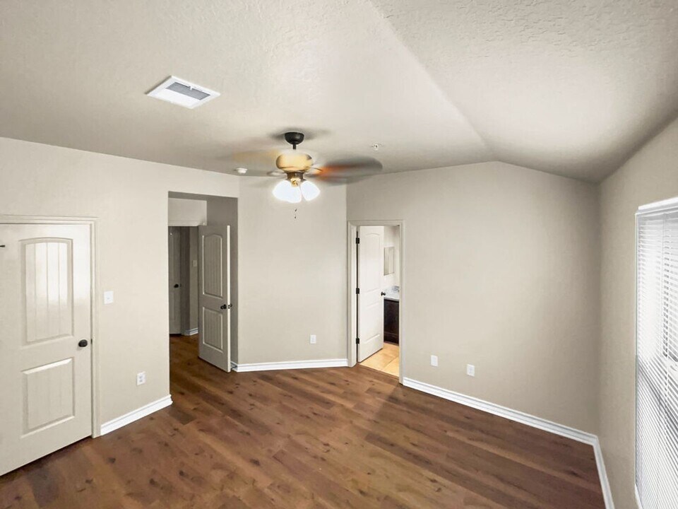 14006 Fratelli Rd in San Antonio, TX - Building Photo