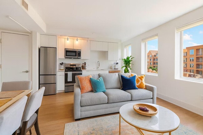 2001 Massachusetts Ave NW in Washington, DC - Building Photo - Building Photo