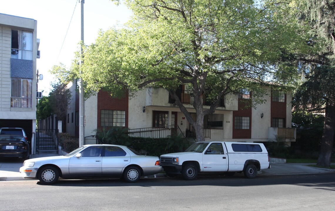 500 E Santa Anita Ave in Burbank, CA - Building Photo