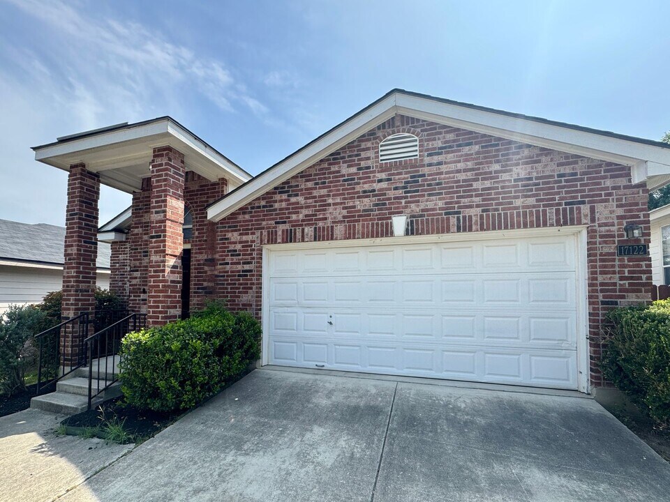 17122 Argyle Pass in San Antonio, TX - Building Photo