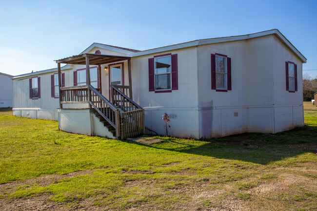 141 County Rd 4357 in Mount Pleasant, TX - Building Photo - Building Photo