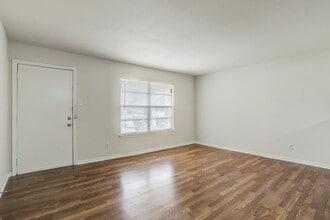 Marshall in Houston, TX - Building Photo - Interior Photo
