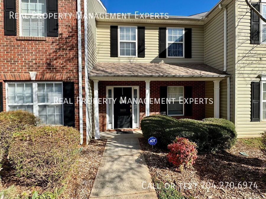 3837 Glenlea Commons Dr in Charlotte, NC - Building Photo