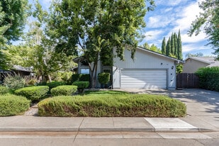 920 N Lincoln St in Dixon, CA - Building Photo