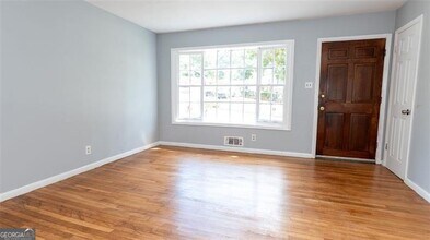 2917 Cambridge Dr SW in Atlanta, GA - Building Photo - Building Photo