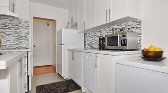 1286 Islington Ave. in Toronto, ON - Building Photo