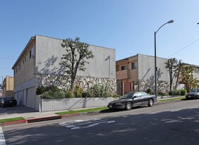 2190 Locust Ave in Long Beach, CA - Building Photo