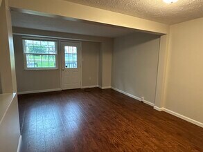 7401 Lafayette Sq in Aliquippa, PA - Building Photo - Building Photo