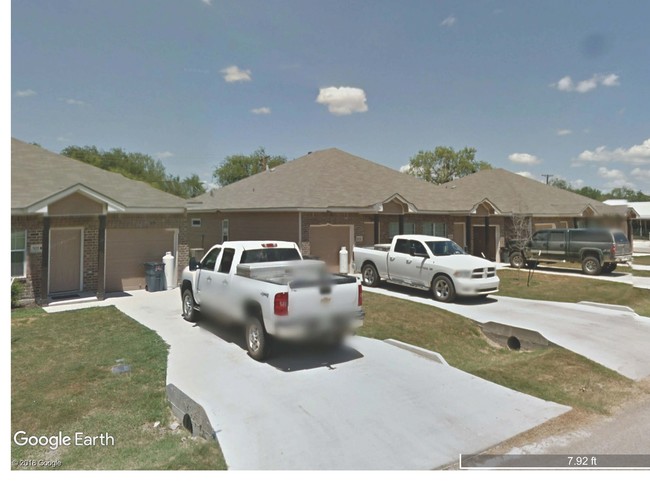 501-509 Tullos St in Three Rivers, TX - Building Photo - Building Photo