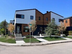 2015-2022 22 St SW in Calgary, AB - Building Photo