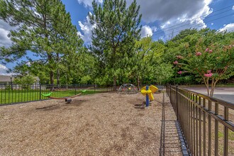 Stanton Oaks in Atlanta, GA - Building Photo - Building Photo