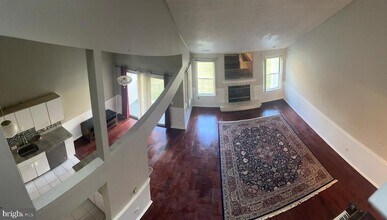 812 Eagles Chase Dr in Trenton, NJ - Building Photo - Building Photo