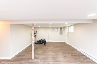 2745 W Gregory St in Chicago, IL - Building Photo - Building Photo