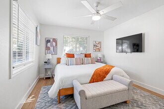 6501 Ravendale Ln in Dallas, TX - Building Photo - Building Photo