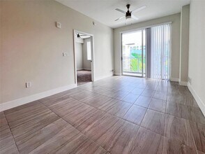 120 N Compass Way, Unit 701 in Dania Beach, FL - Building Photo - Building Photo