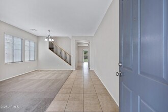 1696 S Falcon Dr in Gilbert, AZ - Building Photo - Building Photo