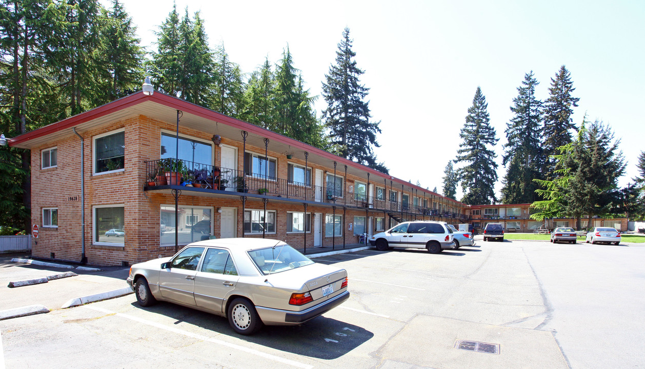 Chrimar Apartments in Lynnwood, WA - Building Photo