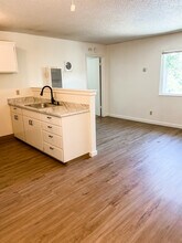 1351 Arcadian Ave in Chico, CA - Foto de edificio - Building Photo