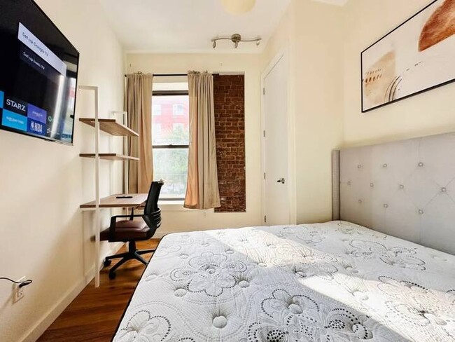 Furnished room/NOT APARTMENT in Brooklyn, NY - Building Photo - Building Photo