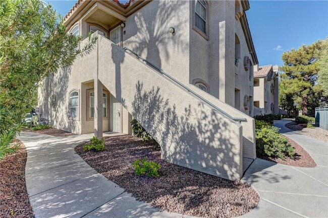 5415 W Harmon Ave