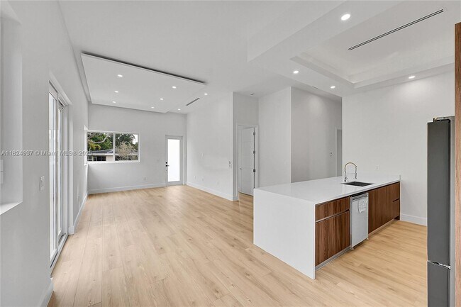 2931 SW 12th Ave in Fort Lauderdale, FL - Building Photo - Building Photo