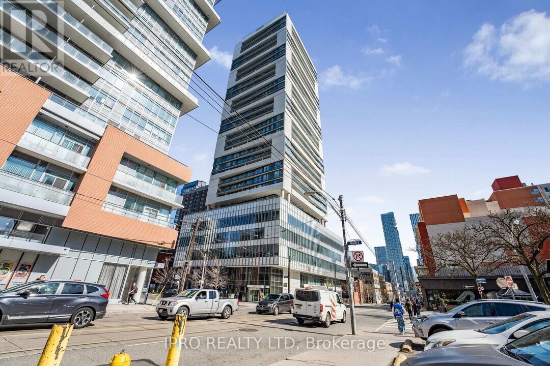 89-2489 McGill St in Toronto, ON - Building Photo
