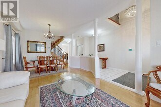 2 Amethyst Dr in Richmond Hill, ON - Building Photo - Building Photo