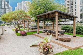 500 Doris Ave in Toronto, ON - Building Photo - Building Photo