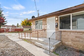 2424 E Diamond Ave in Spokane, WA - Building Photo - Building Photo