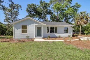 1602 Carruthers St in Tallahassee, FL - Building Photo