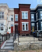 833 11th St NE in Washington, DC - Building Photo