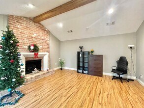 3023 Sam Houston Dr in Sugar Land, TX - Building Photo - Building Photo