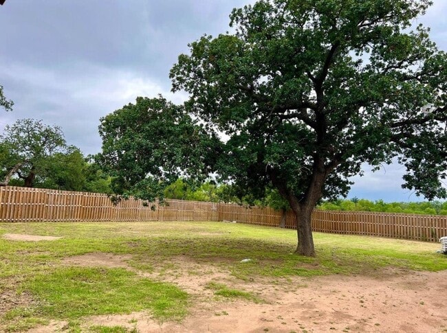 670 Woodland Acres Dr in Marble Falls, TX - Building Photo - Building Photo