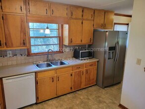 3009 Caldwell Rd NE in Atlanta, GA - Foto de edificio - Building Photo