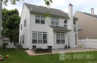 96 Marion Dr in Plainsboro, NJ - Building Photo - Building Photo