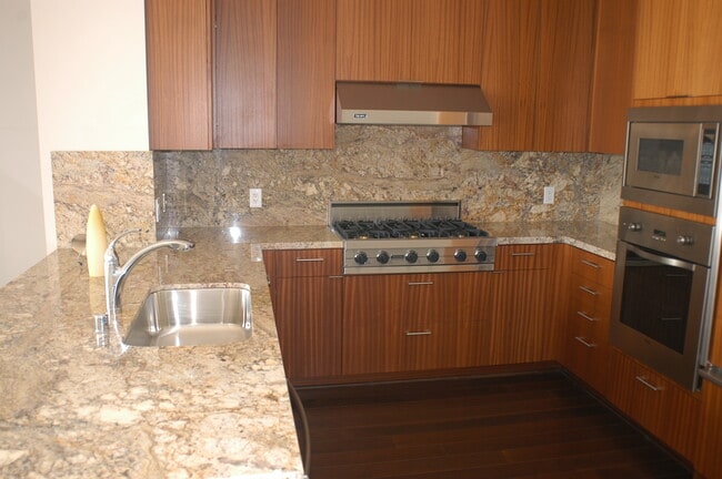 38 N Almaden Blvd, Unit Penthouse in San Jose, CA - Building Photo - Building Photo