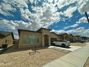 132 Ruth Trl in Sunland Park, NM - Building Photo - Building Photo