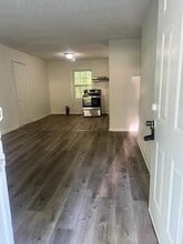 490 Fairlane Cir NW in Atlanta, GA - Building Photo - Building Photo