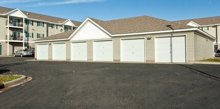 Eagle Pointe (2550 Voyageur) in Hastings, MN - Building Photo - Interior Photo