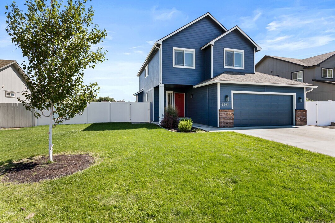 2003 Wellington Dr in Yakima, WA - Building Photo